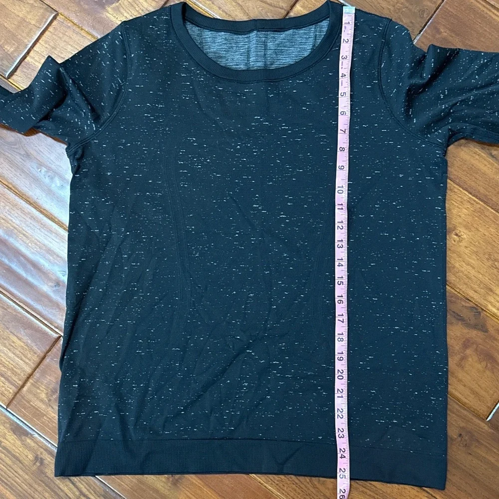 Lululemon long sleeve top - Picture 4 of 5